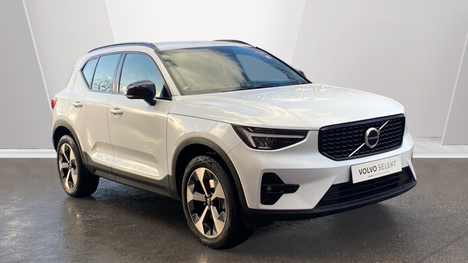 Volvo XC40 2.0 B3P Plus Dark 5dr Auto Petrol Estate
